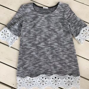 Lace trimmed tunic / dress gray textured 🖤